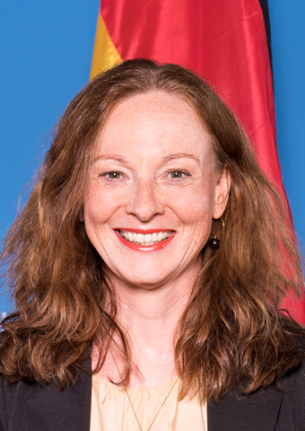 Porträt der BAMF-Vizepräsidentin Andrea Schumacher