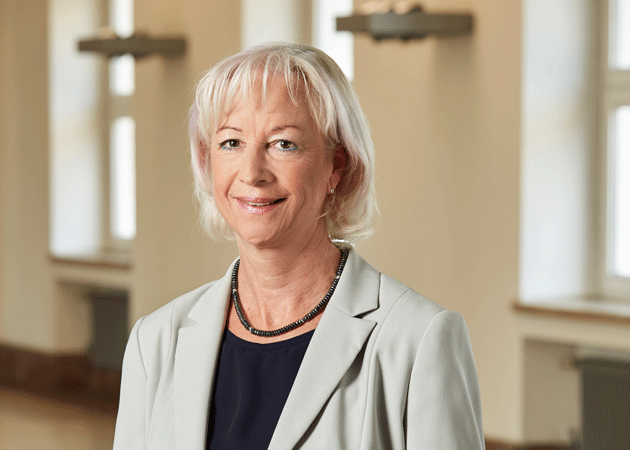 Ein Porträt einer Frau (Quelle: © BAMF | Francisco Lopez) Ein Porträt einer Frau