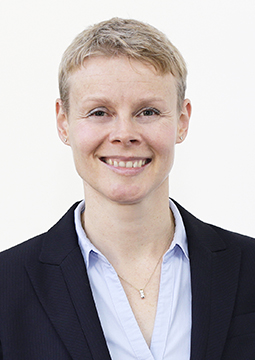 Portrait of a woman (Source: © BAMF | Karin Stöhr) Portrait of a woman